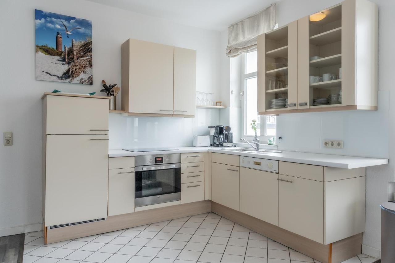 Strandnahe 2-Raum-Ferienwohnung Im Zentrum - Residenz Strandeck Fewo 02 غورين المظهر الخارجي الصورة